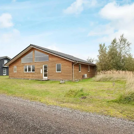 10 Person In Rodby-by Traum Rødby