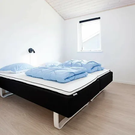 Сasa de vacaciones 10 Person In Rodby-by Traum *